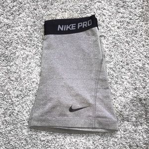 Nike pros size small